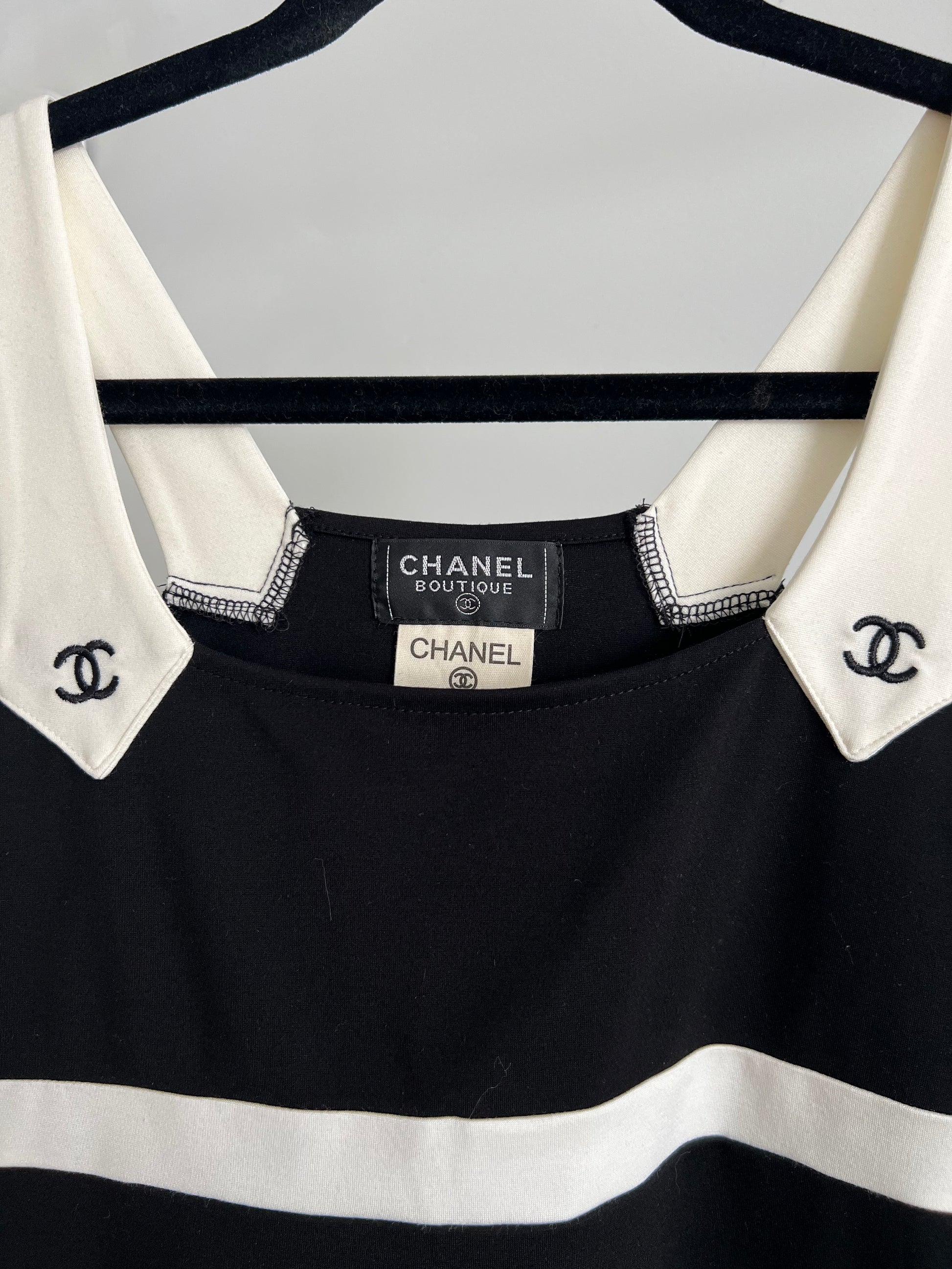 CHANEL BLACK AND WHITE CC LOGO DRESS – Industri